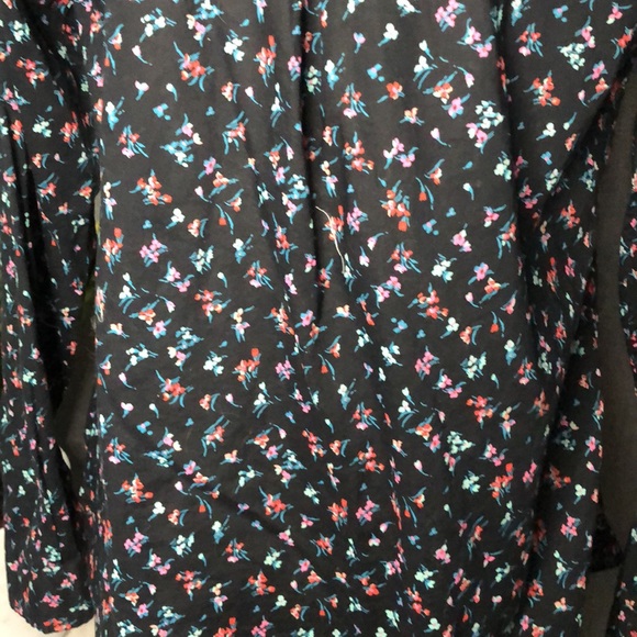 Old Navy Black Floral button up - Picture 6 of 6